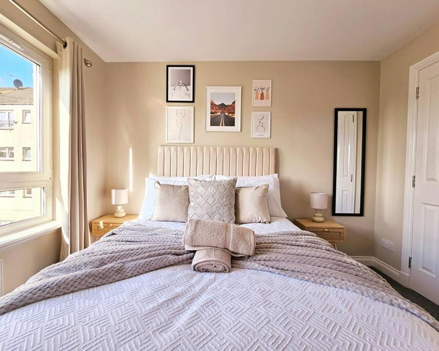 Modern 5 Bedroom Townhouse With Free Parking Γλασκώβη Εξωτερικό φωτογραφία